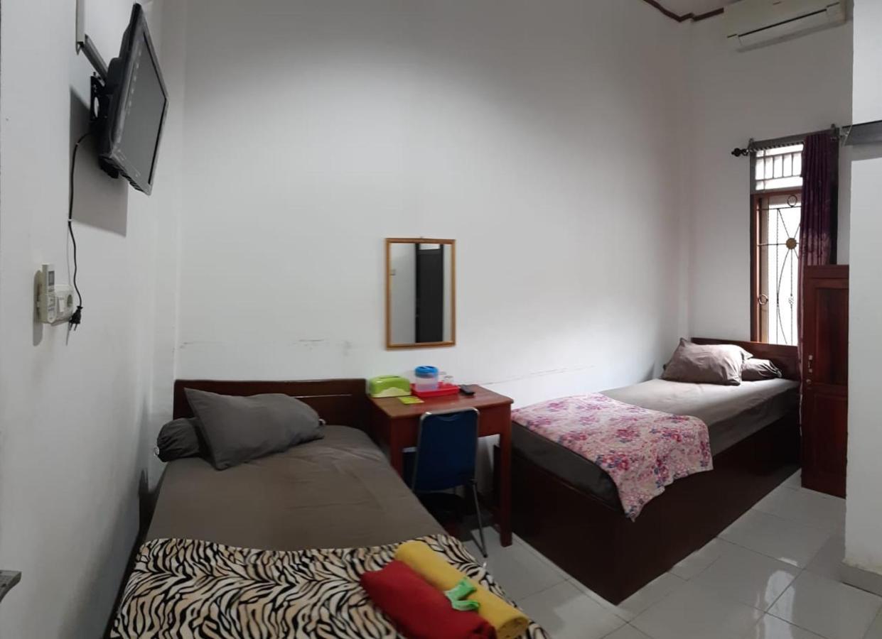 Losmen Ibu Hj. Tarjo Palembang Ngoại thất bức ảnh